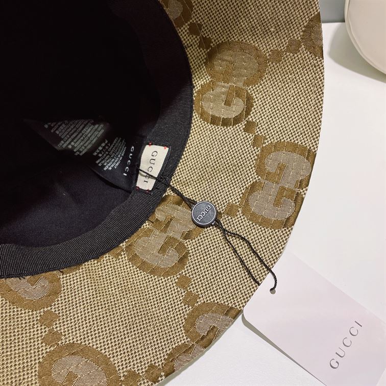 GUCCI JUMBO GG CANVAS BUCKET HAT