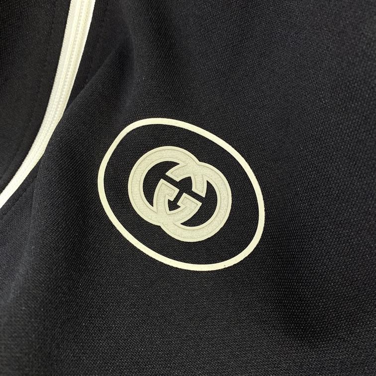 GUCCI LOGO APPLIQUED STRIPED TECH-JERSEY TRACK JACKET IN BLACK - GCJ017