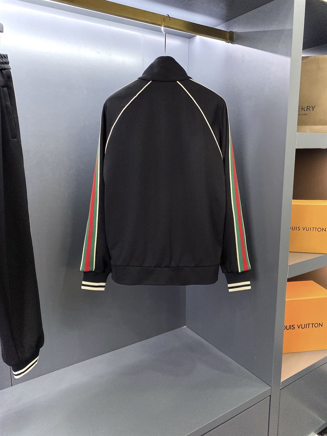 GUCCI LOGO APPLIQUED STRIPED TECH-JERSEY TRACK JACKET IN BLACK - GCJ017