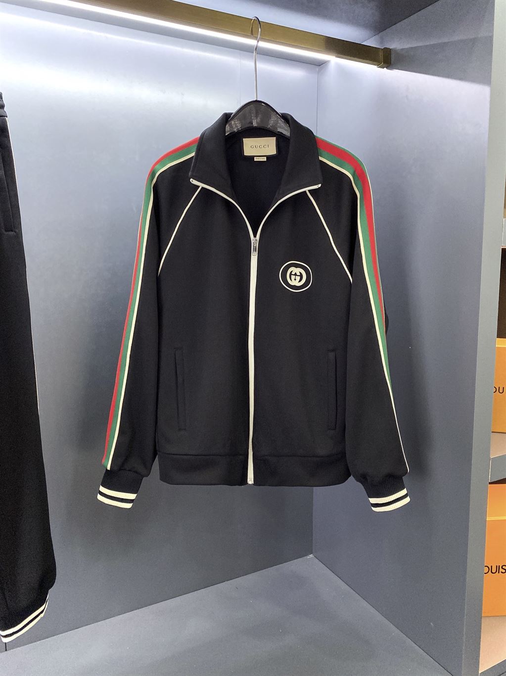 GUCCI LOGO APPLIQUED STRIPED TECH-JERSEY TRACK JACKET IN BLACK - GCJ017