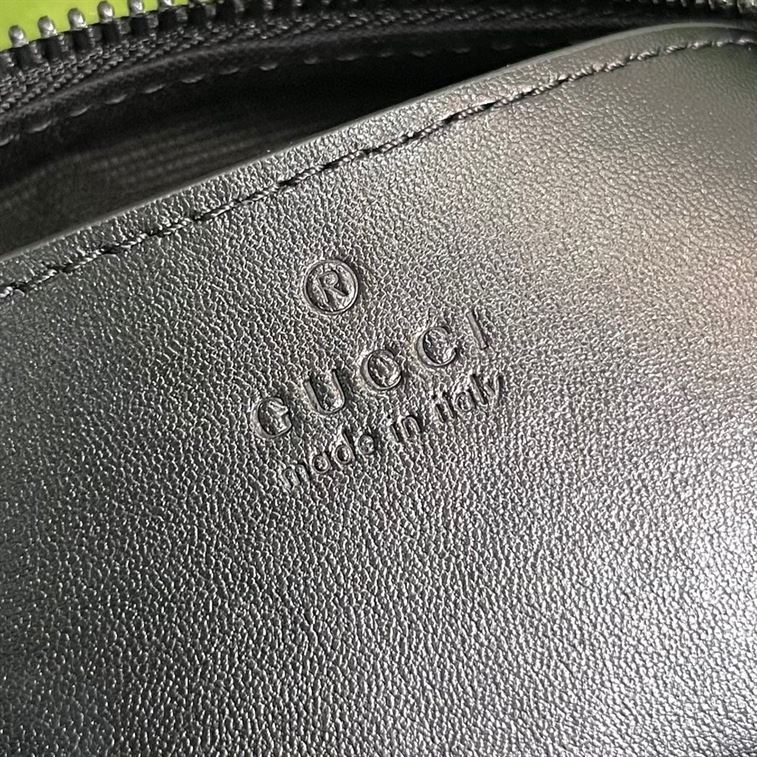 GUCCI MARMONT SHOULDER BAG IN BLACK LEATHER