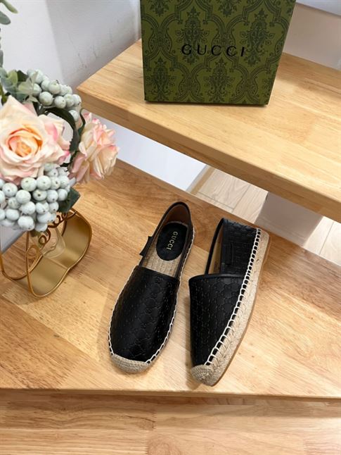 GUCCI PILAR LOGO-EMBOSSED LEATHER ESPADRILLES IN BLACK - GL031