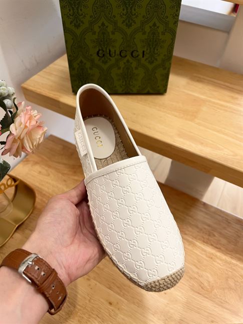 GUCCI PILAR LOGO-EMBOSSED LEATHER ESPADRILLES IN WHITE - GL030