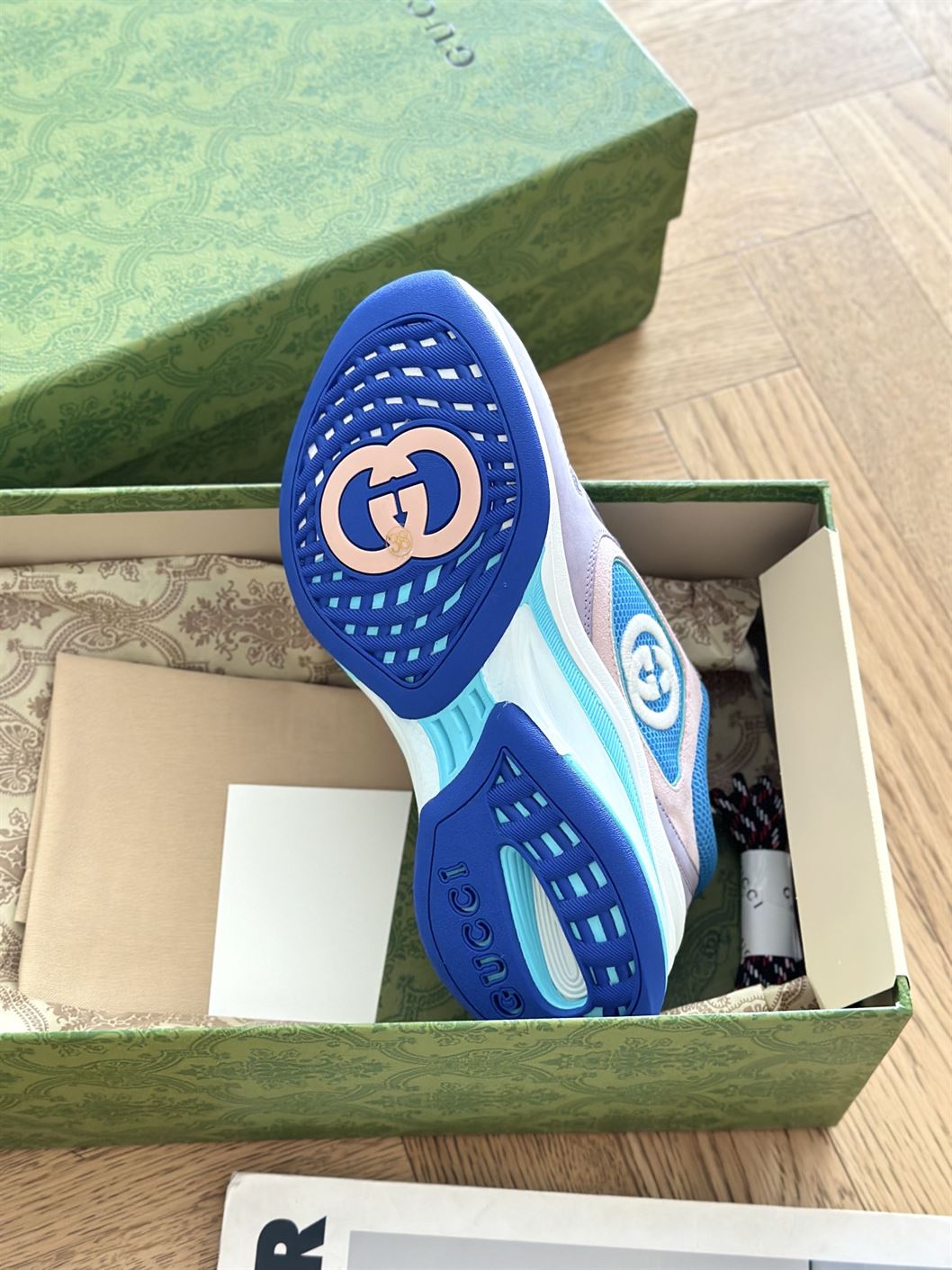 GUCCI RUN SNEAKERS - GCC116