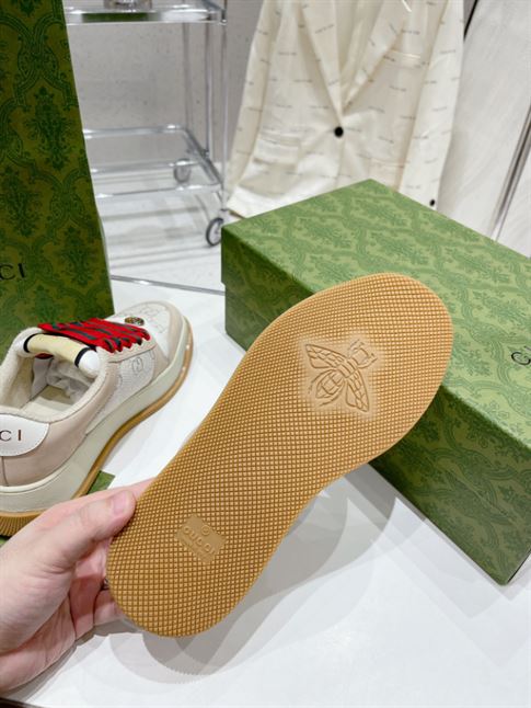 GUCCI SCREENER SNEAKERS IN GG LUREX AND NABUK - GCC123