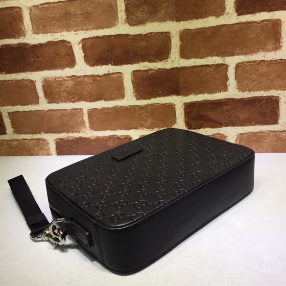 GUCCI SIGNATURE CLUTCH BAG - BG030