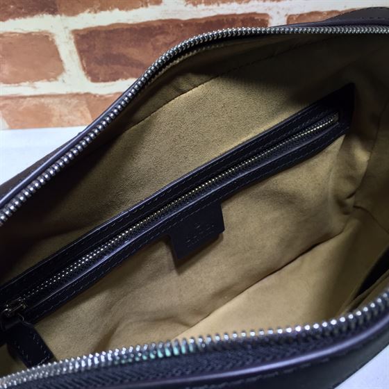 GUCCI SIGNATURE CLUTCH BAG - BG030