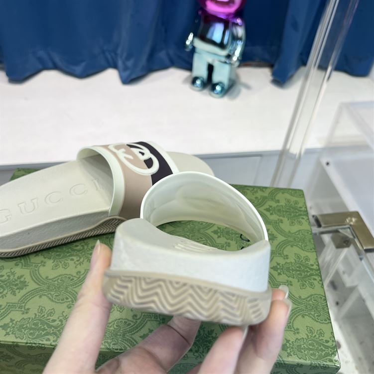 GUCCI SLIDE INTERLOCKING G LEATHER BLACK FOR MEN - GSL007