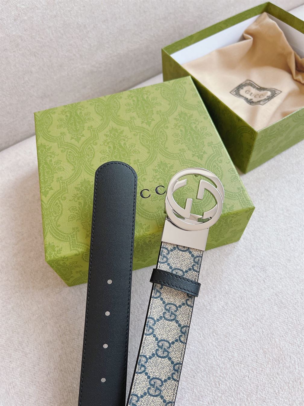 GUCCI SUPREME BELT WITH G BUCKLE - GB012