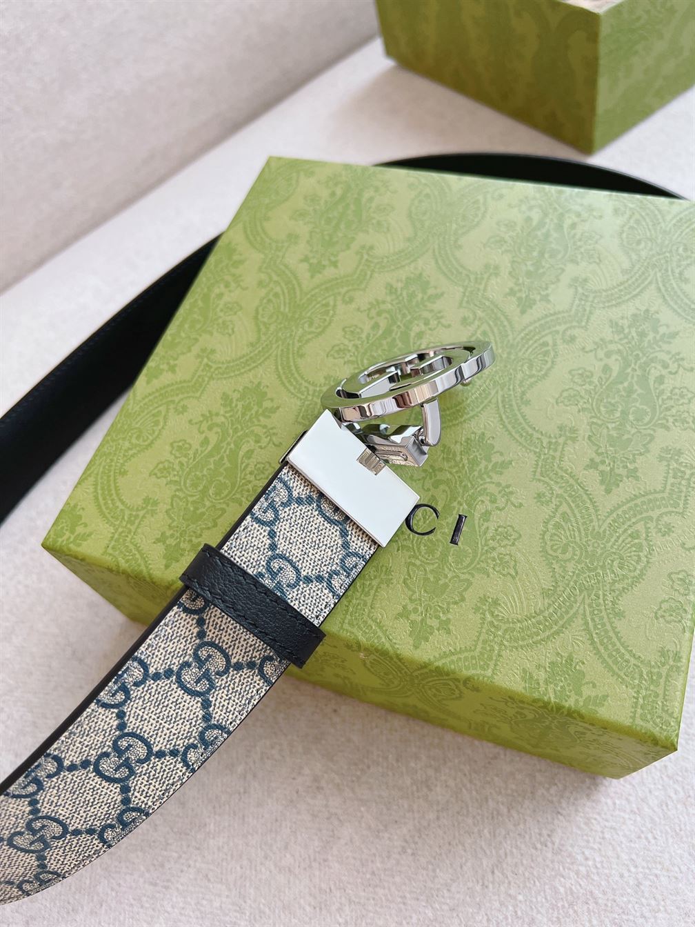 GUCCI SUPREME BELT WITH G BUCKLE - GB012