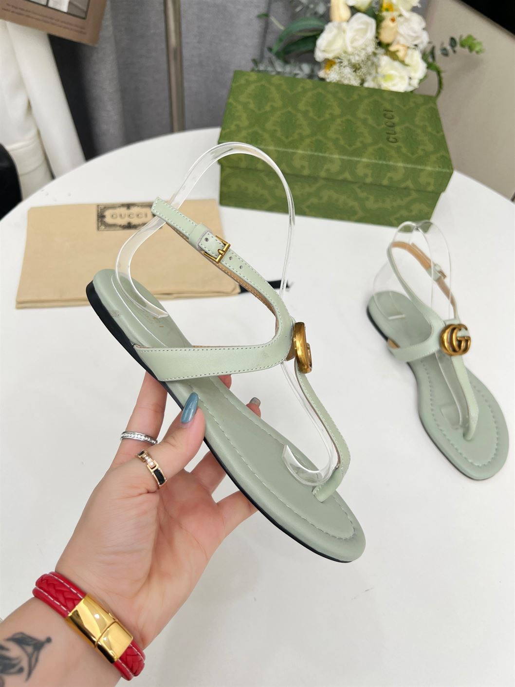 GUCCI WOMEN'S DOUBLE G THONG SANDAL LIGHT GREEN LEATHER - GSL019