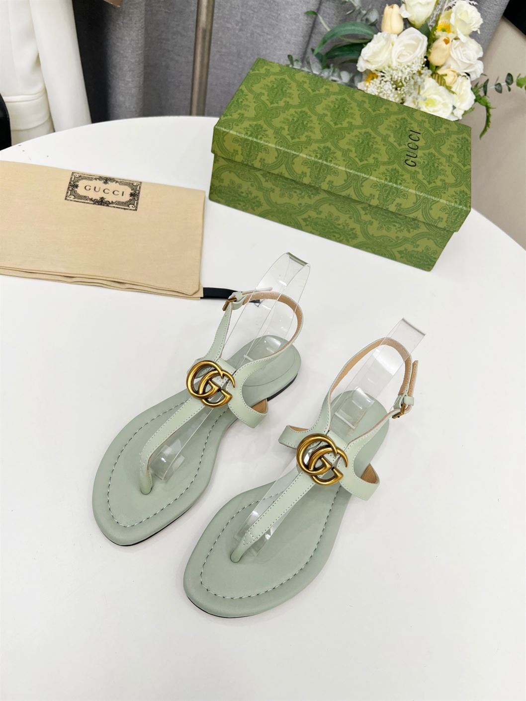GUCCI WOMEN'S DOUBLE G THONG SANDAL LIGHT GREEN LEATHER - GSL019