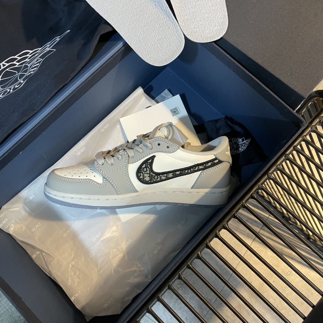 JORDAN 1 RETRO LOW DIOR - DO094