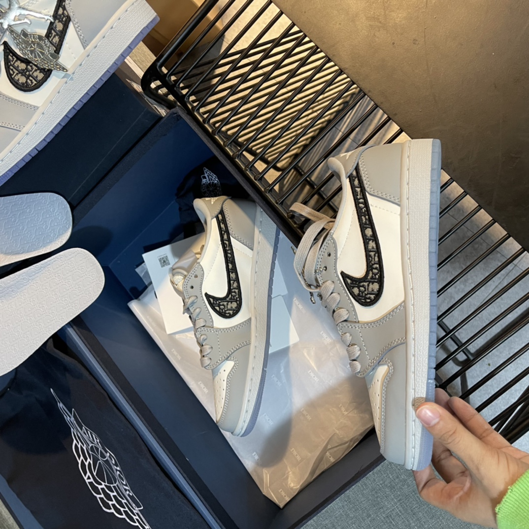 JORDAN 1 RETRO LOW DIOR - DO094