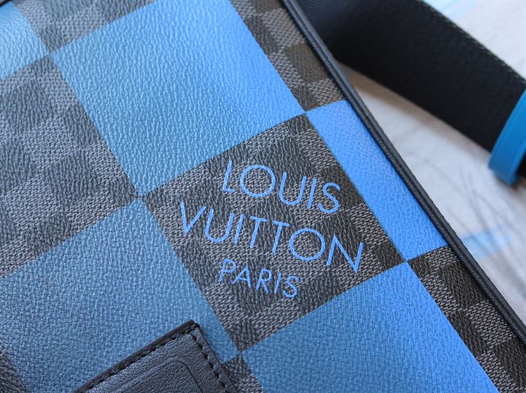 LOUIS VUITTON ALPHA MESSENGER DAMIER GRAPHITE GIANT BLUE - LVB044