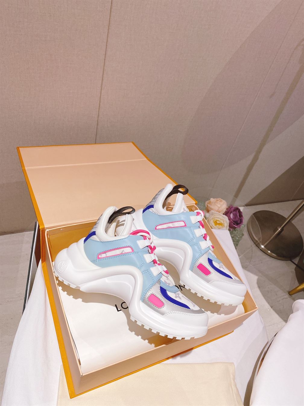 LOUIS VUITTON ARCHLIGHT TRAINERS - LVS100