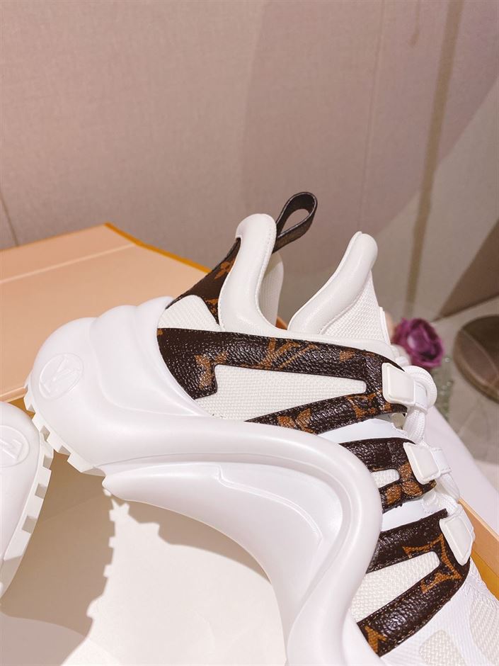 LOUIS VUITTON ARCHLIGHT TRAINERS - LVS106