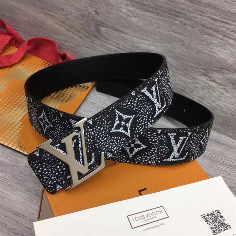 LOUIS VUITTON BELT - LBE032