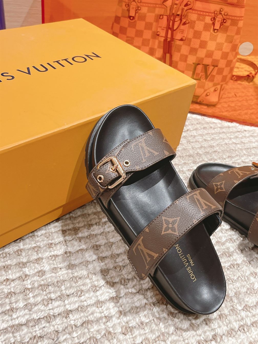 LOUIS VUITTON BOM DIA FLAT COMFORT MULE - LVSD017