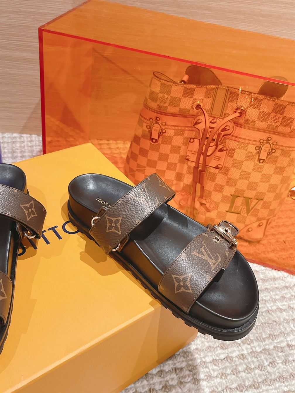 LOUIS VUITTON BOM DIA FLAT COMFORT MULE - LVSD017
