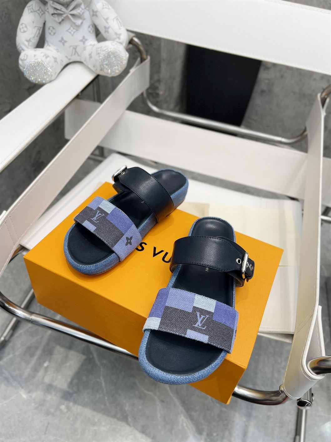LOUIS VUITTON BOM DIA FLAT MULE - LVSD038