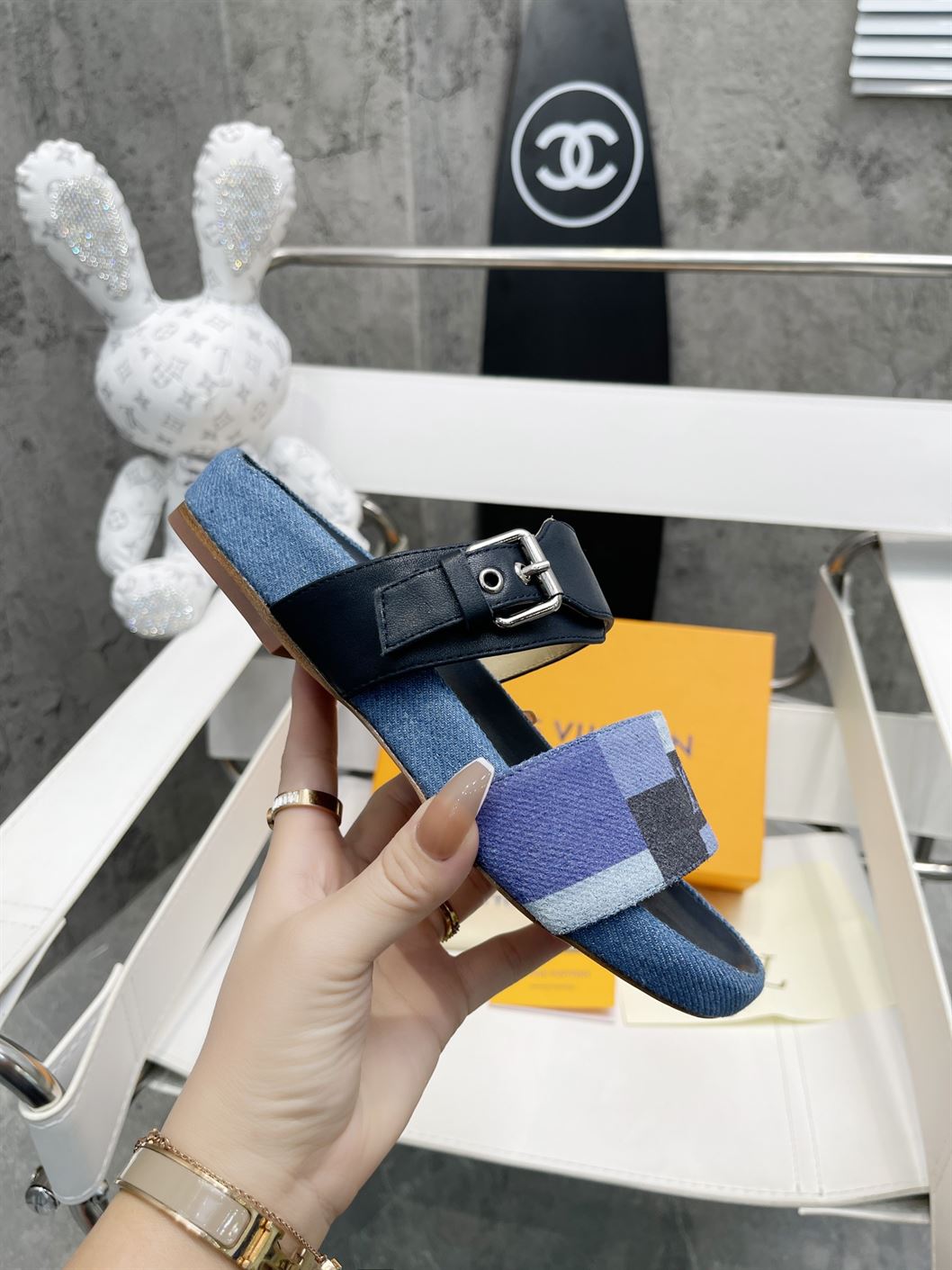 LOUIS VUITTON BOM DIA FLAT MULE - LVSD039