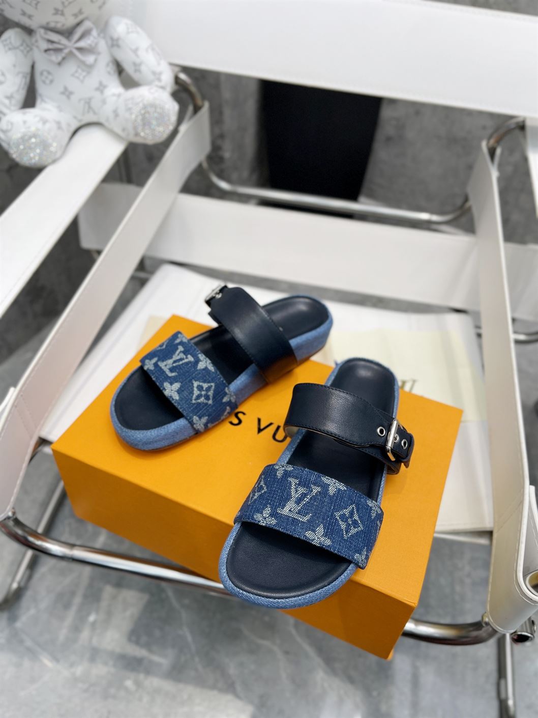 LOUIS VUITTON BOM DIA FLAT MULE - LVSD039