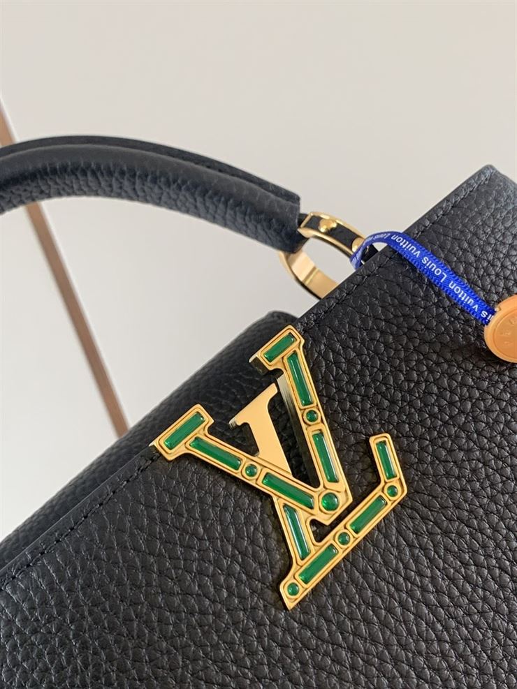LOUIS VUITTON CAPUCINES BB Black