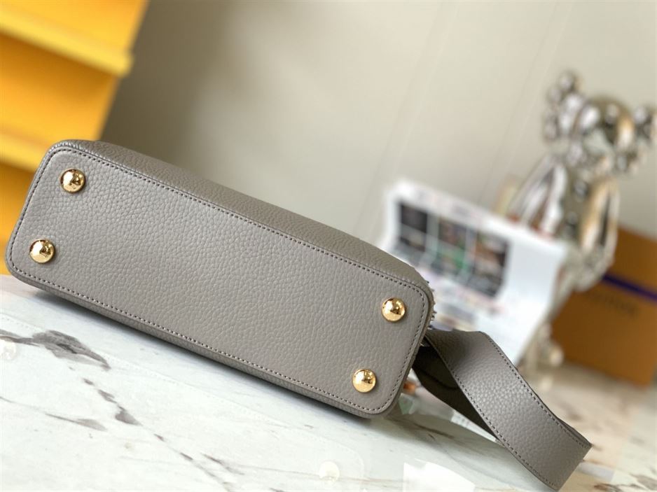 LOUIS VUITTON CAPUCINES BB