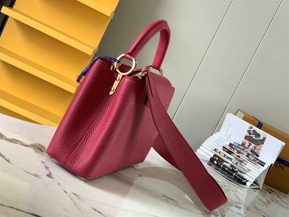 LOUIS VUITTON CAPUCINES BB Pink