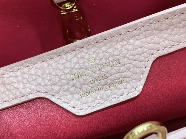LOUIS VUITTON CAPUCINES MM Rose
