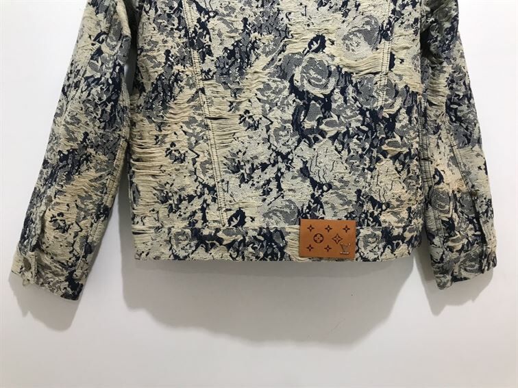 LOUIS VUITTON COAT - LVC024