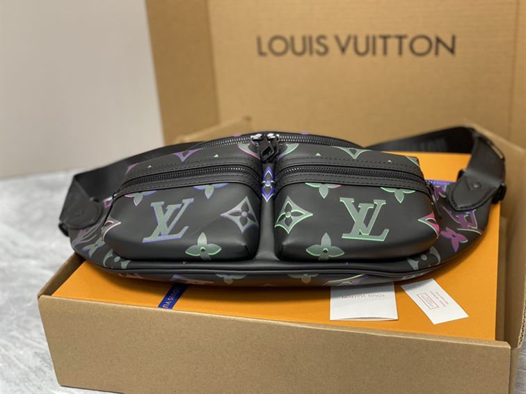 LOUIS VUITTON COMET BUMBAG - LVB062