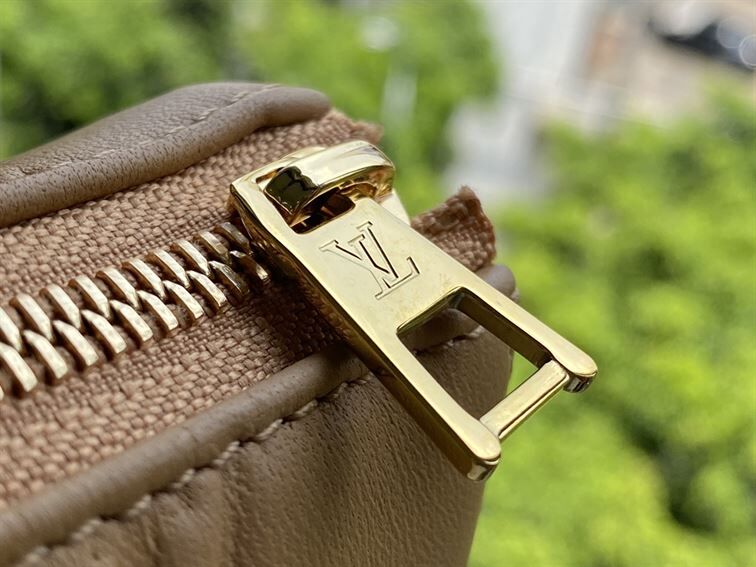 LOUIS VUITTON COUSSIN PM