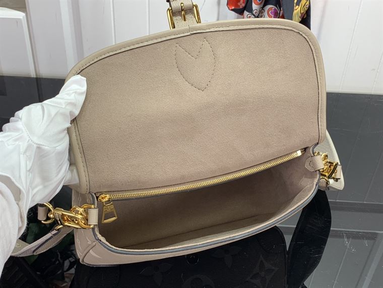 LOUIS VUITTON DIANE MONOGRAM EMPREINTE