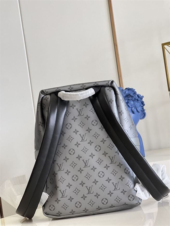 LOUIS VUITTON DISCOVERY BACKPACK PM - LVB016