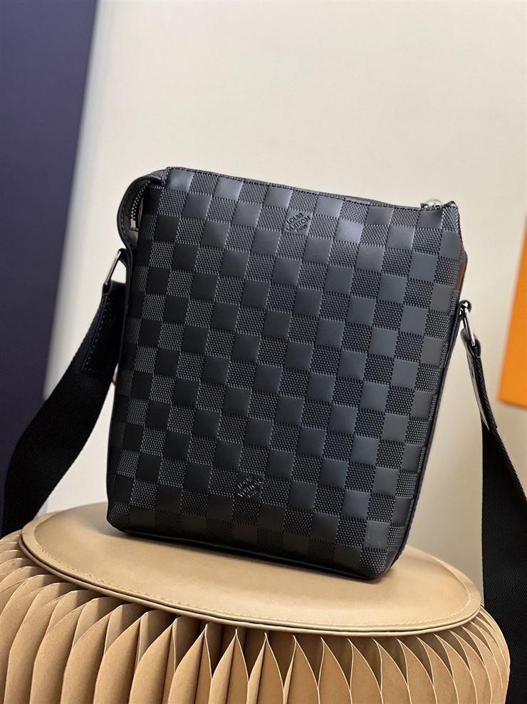 LOUIS VUITTON DISCOVERY MESSENGER BB DAMIER INFINI - LVB043