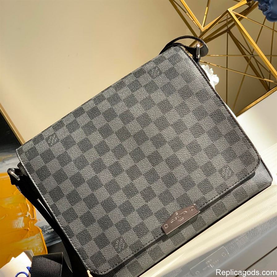 LOUIS VUITTON DISTRICT PM DAMIER GRAPHITE CANVAS - LVB004