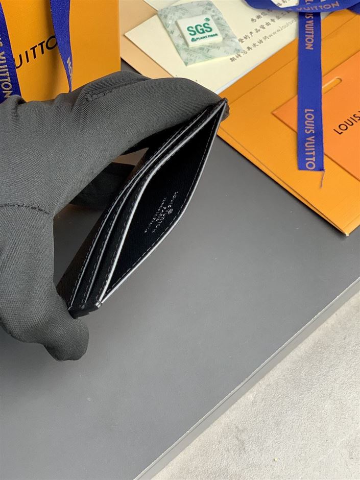 LOUIS VUITTON DOUBLE CARD HOLDER MONOGRAM TAIGA LEATHER