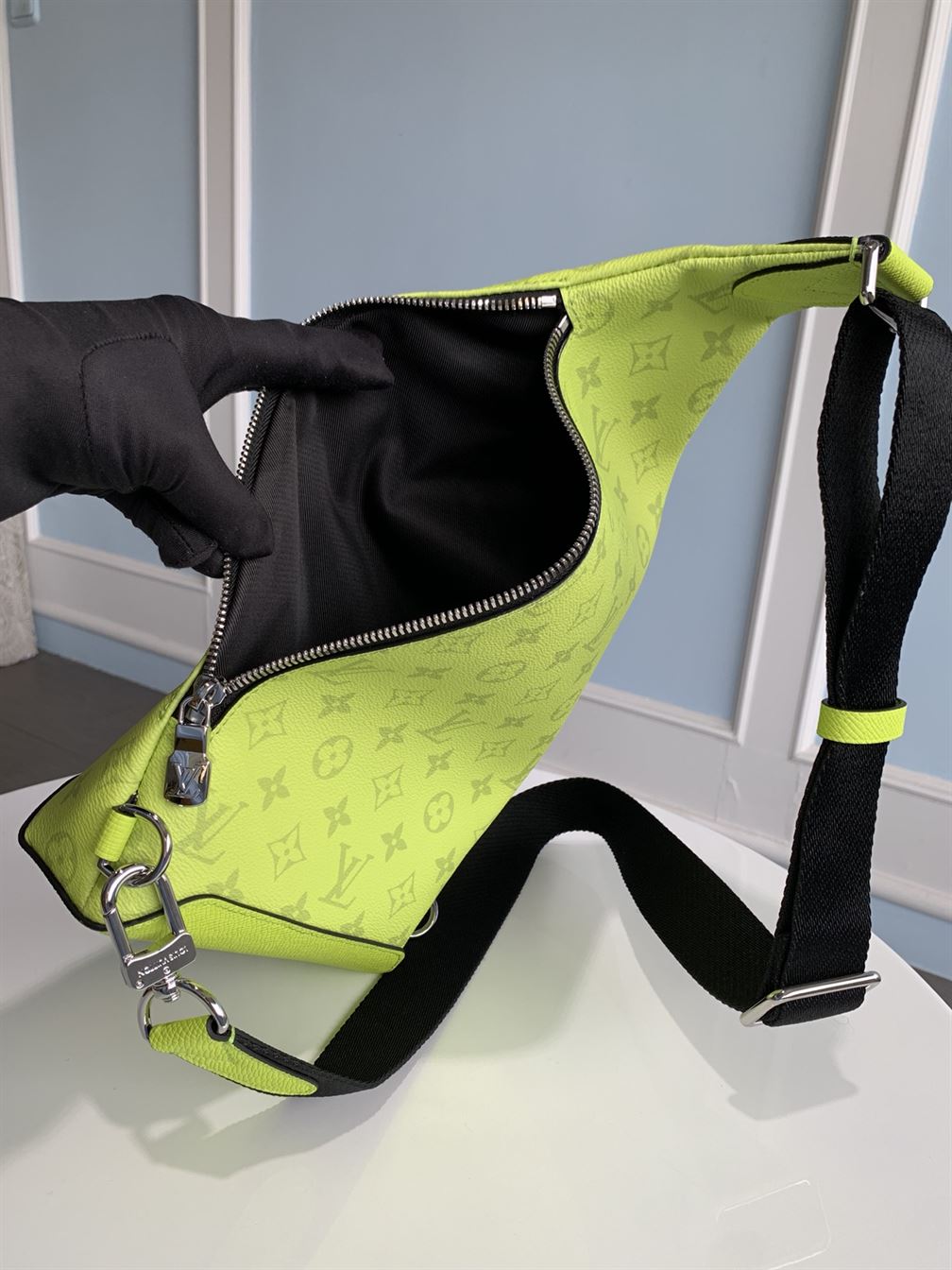 LOUIS VUITTON DUO SLING BAG TAIGARAMA - LVB061