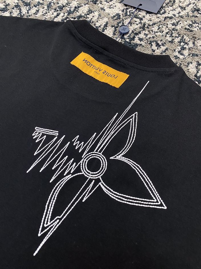 LOUIS VUITTON FREQUENCY GRAPHIC T-SHIRT - LVTS041
