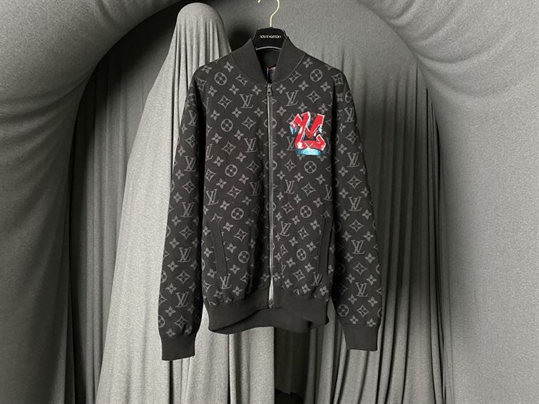 LOUIS VUITTON GRAFFITI ZIPPED BLOUSON - LVC033