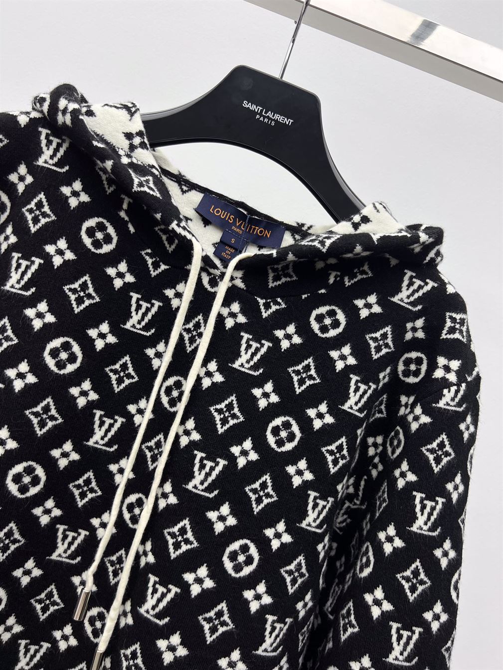 LOUIS VUITTON HOODIE - LVH022