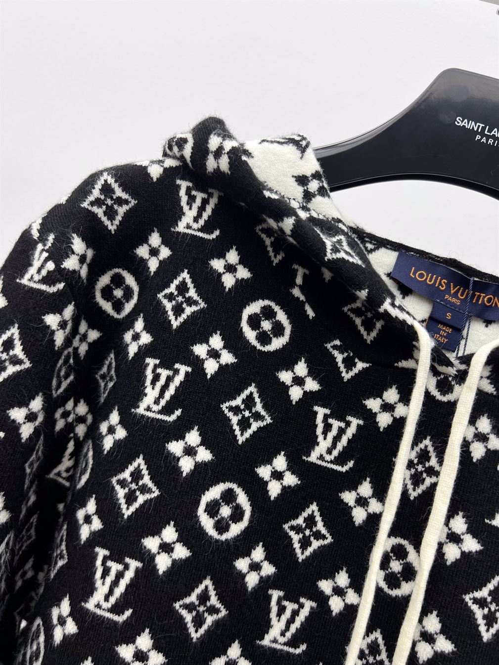 LOUIS VUITTON HOODIE - LVH022