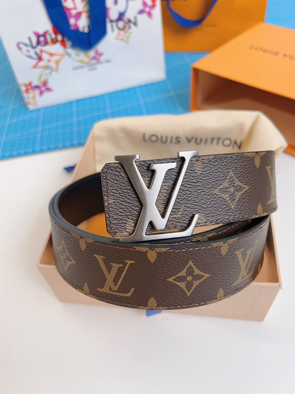 LOUIS VUITTON LV INITIALES 40MM REVERSIBLE BELT - LBE028