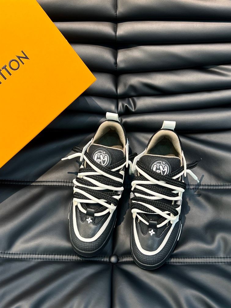 LOUIS VUITTON LV SKATE SNEAKER - LVS153
