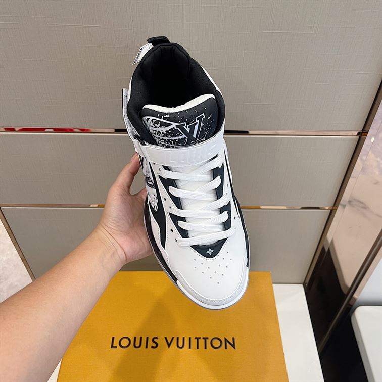 LOUIS VUITTON LV TRAINER 2 SNEAKER - LVS056