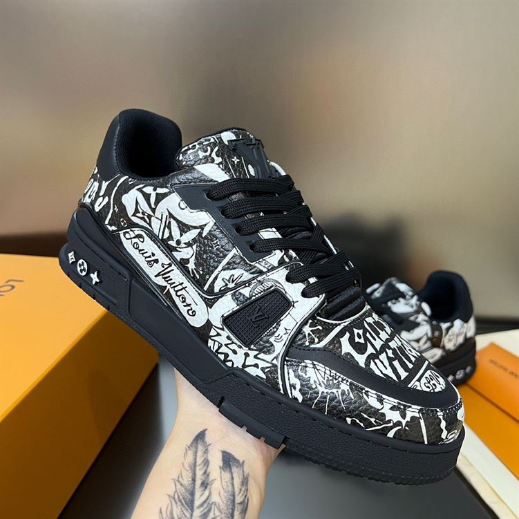 LOUIS VUITTON LV TRAINER COMIC MOTIFS BLACK WHITE - LVS146