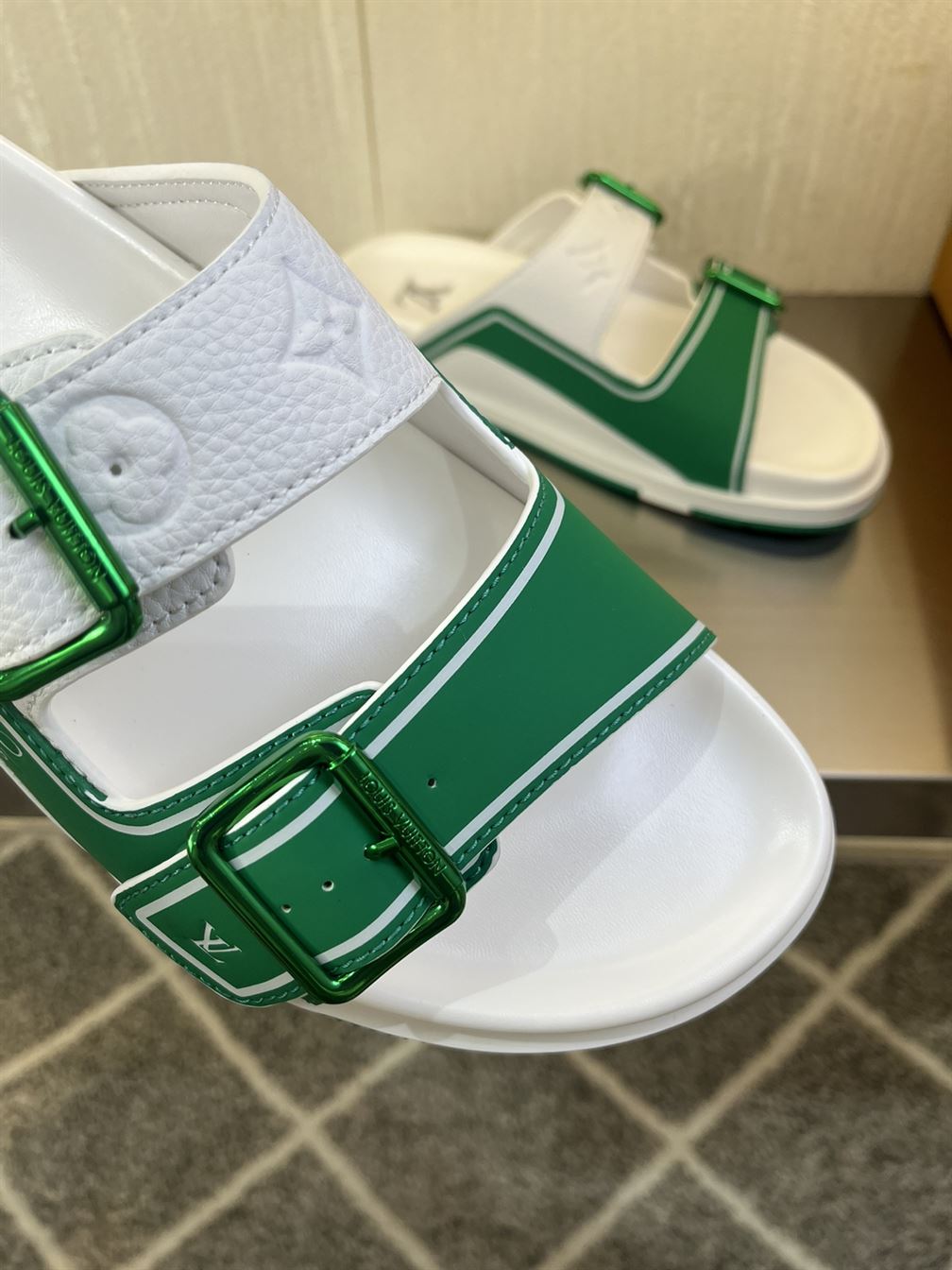 LOUIS VUITTON LV TRAINER MULES - LVSD023