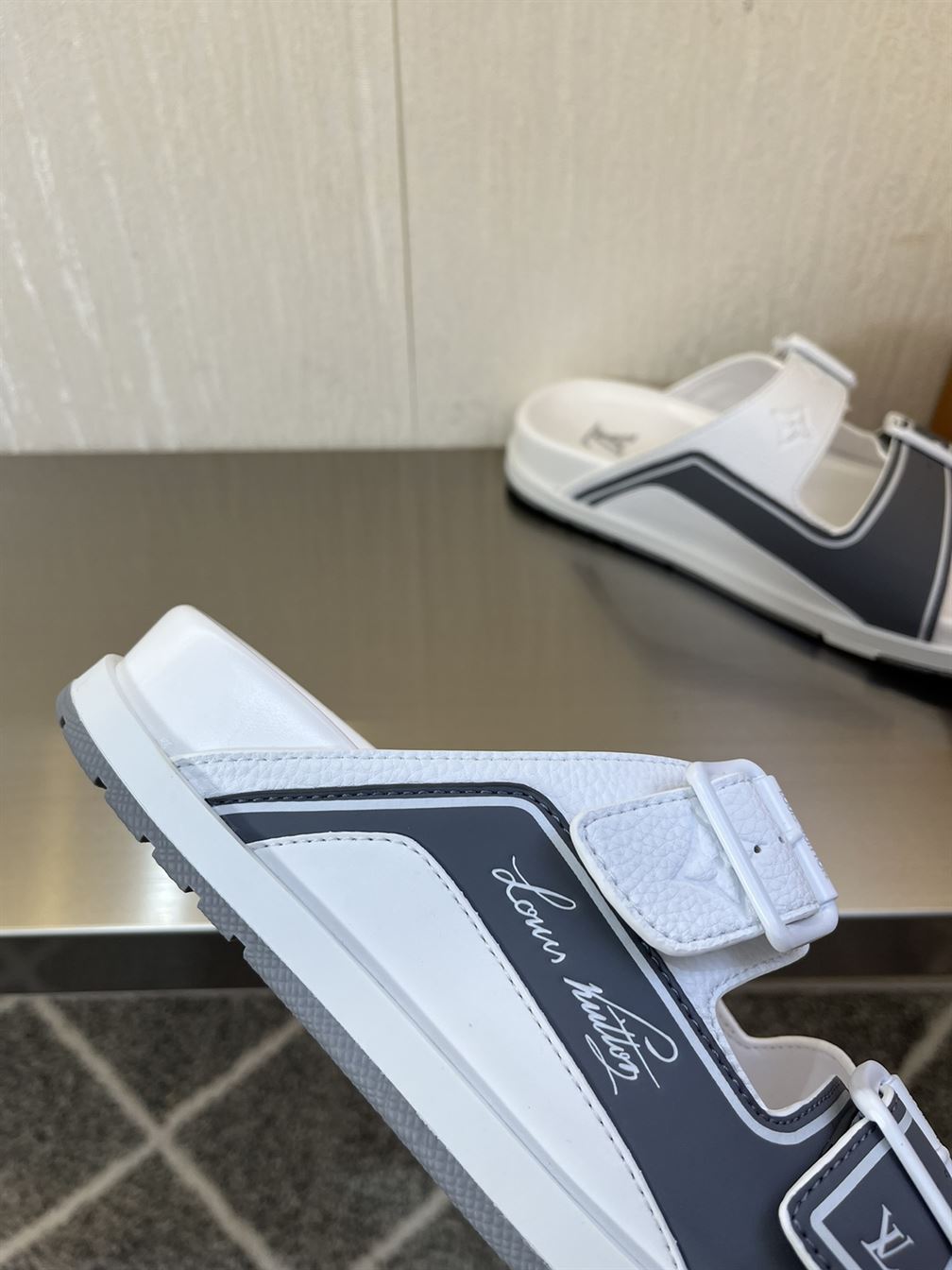 LOUIS VUITTON LV TRAINER MULES - LVSD024